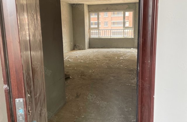 佶地国际B2区3室2厅123㎡83万二手房图片