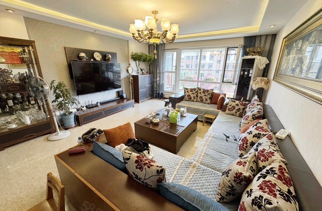 亚泰樱花苑3室2厅142.7㎡115.8万二手房图片