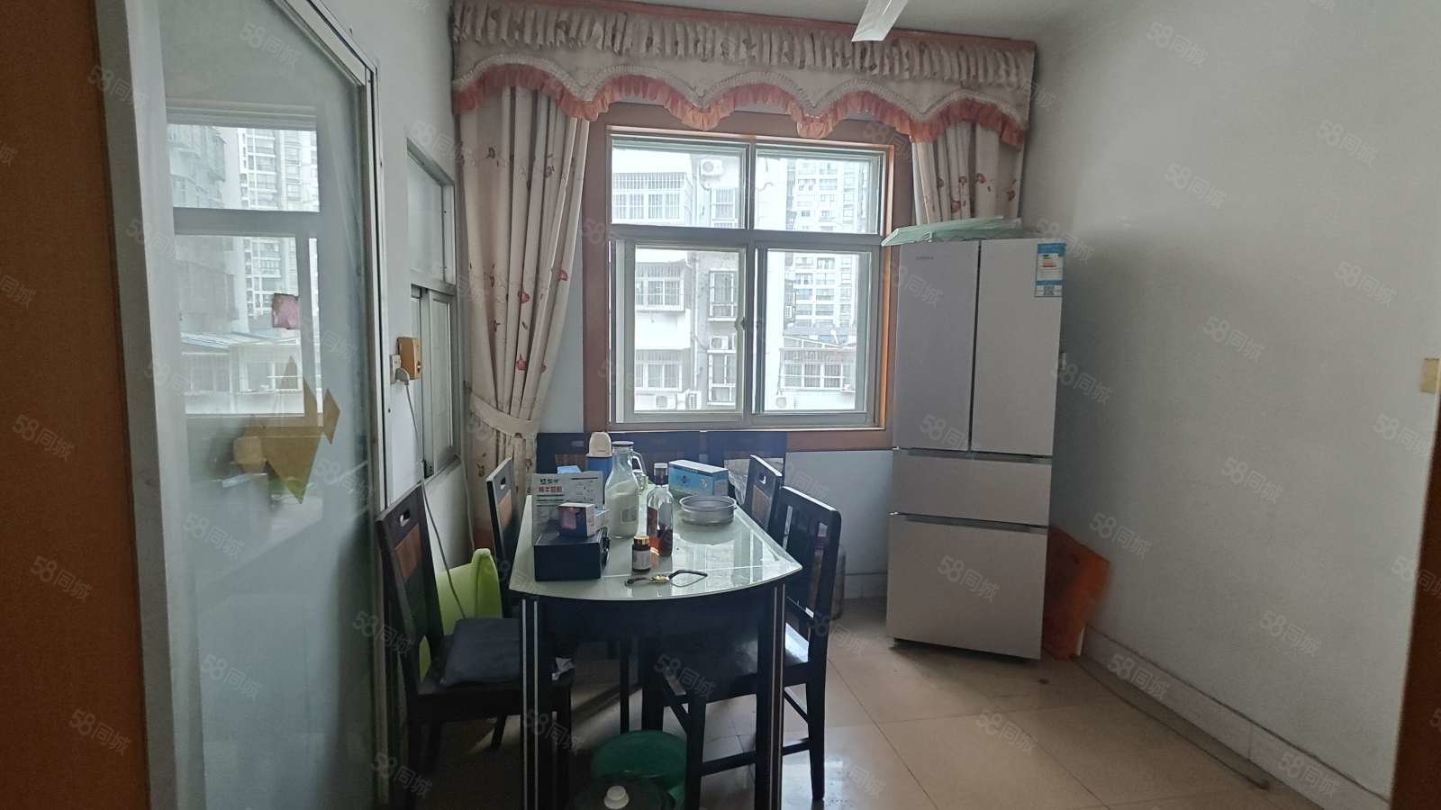 金凤苑3室2厅1卫97㎡南30万