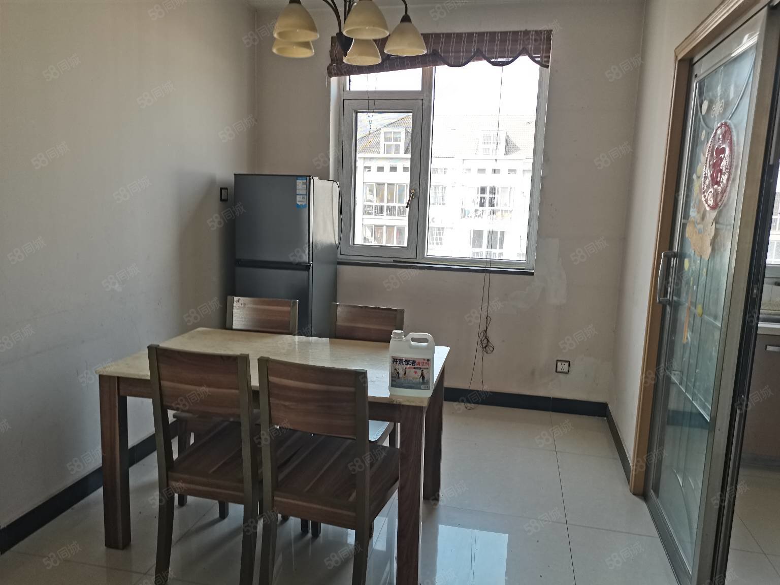 帝景华庭3室2厅1卫146㎡南北63万