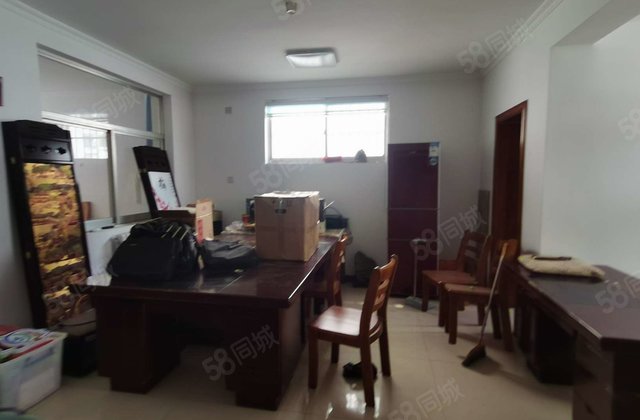 急售  市中心  公园  园东小区  一楼  看房方便