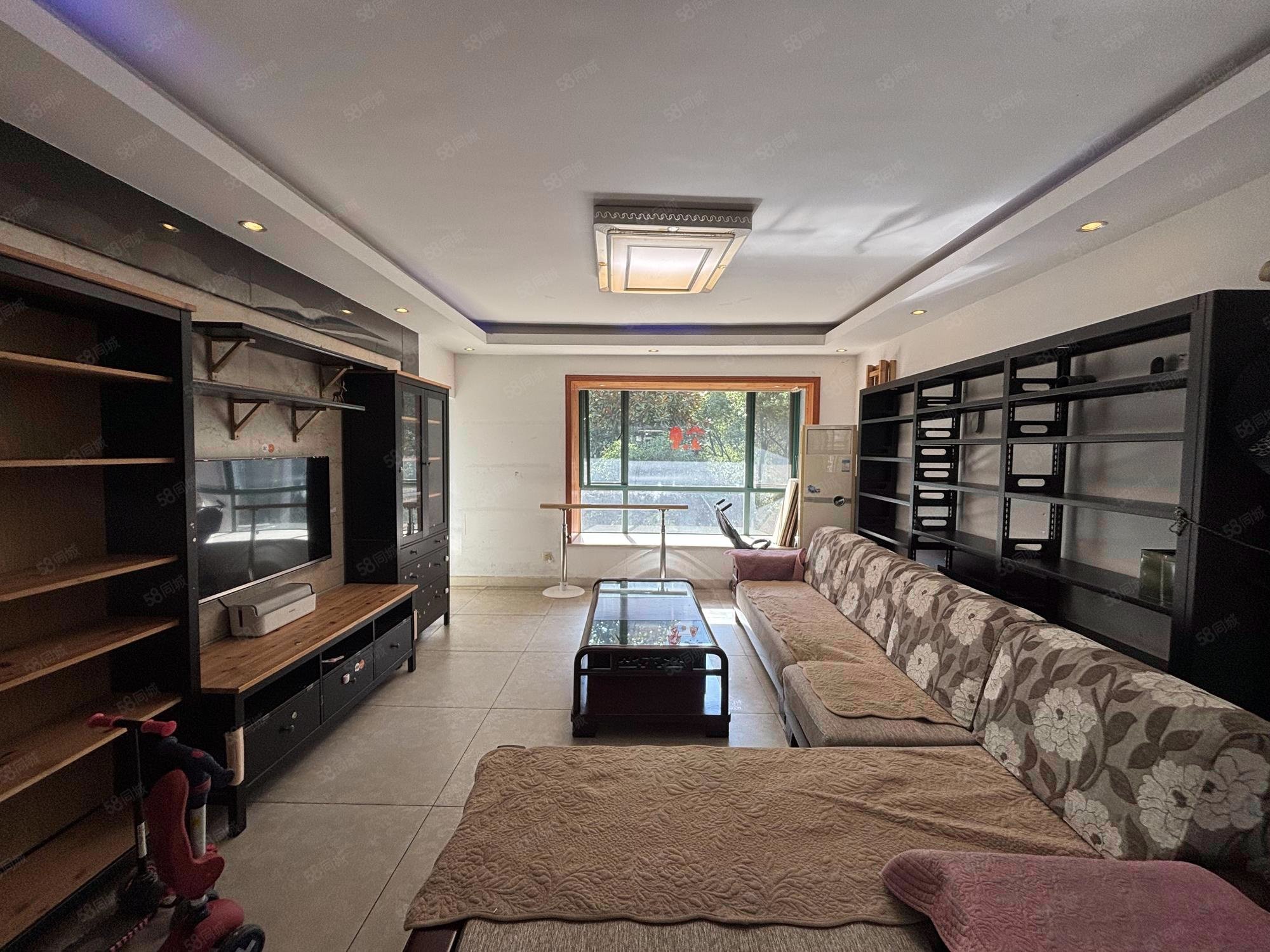 天骥俊园3室2厅2卫135.39㎡南北99万