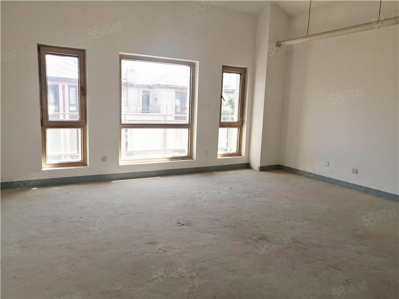 領(lǐng)秀翡翠山(別墅)5室2廳4衛(wèi)279.46㎡南北1050萬