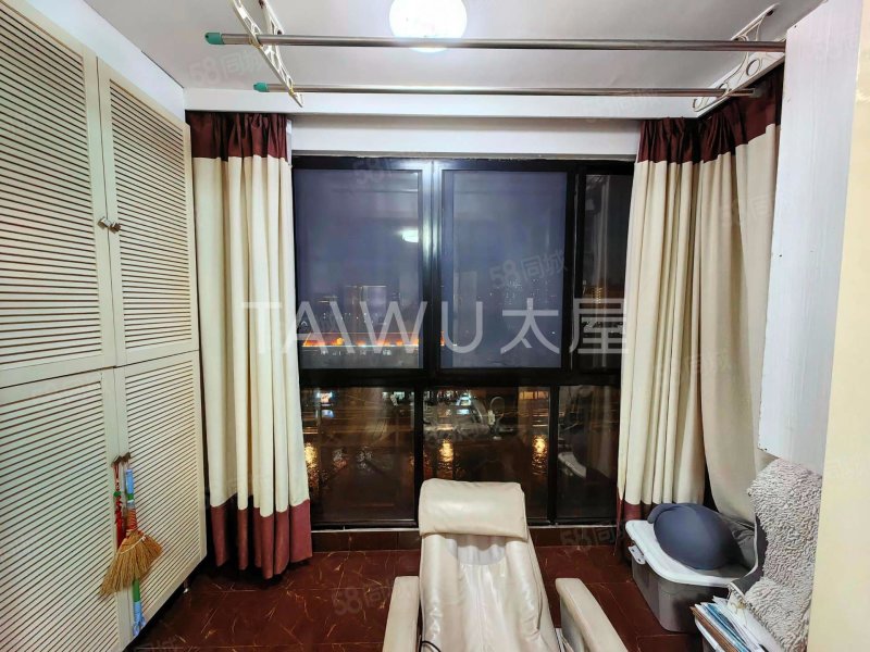 上海花城3室2厅2卫158.21㎡南1450万
