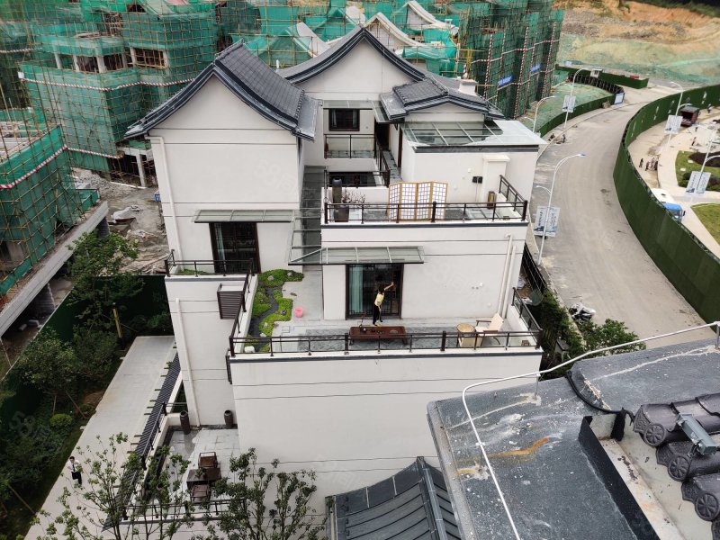 融创九宸府4室2厅3卫166㎡南北109万