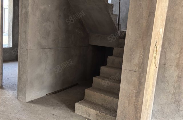 枫华胜景4室2厅148㎡78万二手房图片