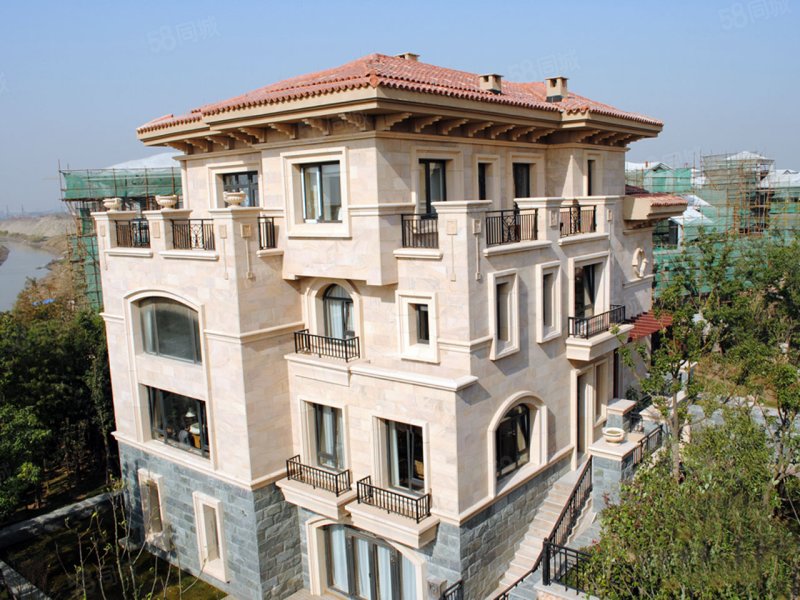 急售保利联排别墅,景观河旁花园200平,带车库,有钥匙可看房