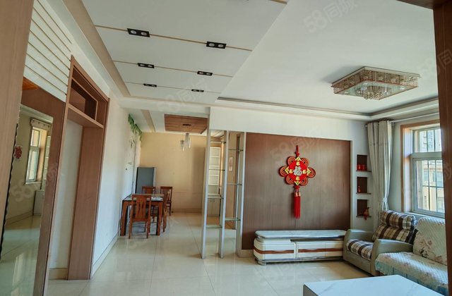 急售振兴路东头 七中滨河精装三室两卫 户型方正房龄新 公摊小