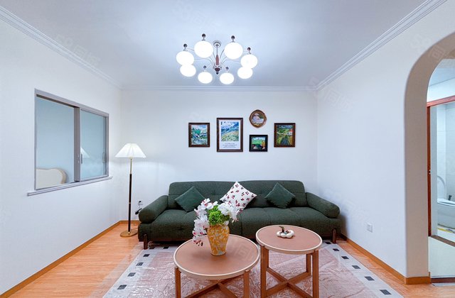 精装修 南北通透 医疗配套成熟 刚需小三居 小区新 出行方便