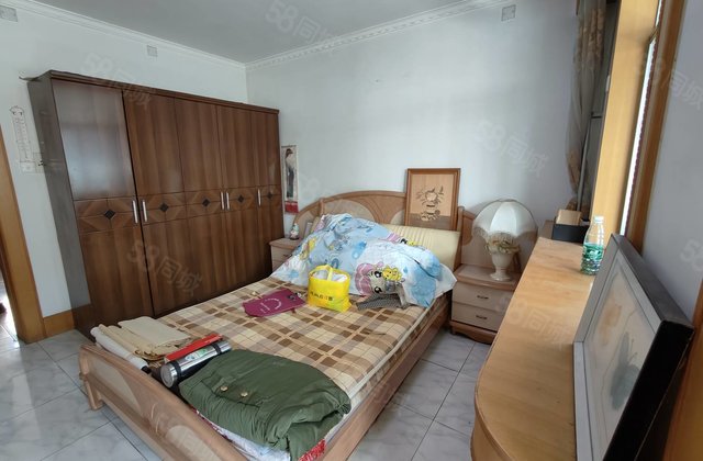 东昌中学,公安局家属院,三室朝阳,单价5千加,