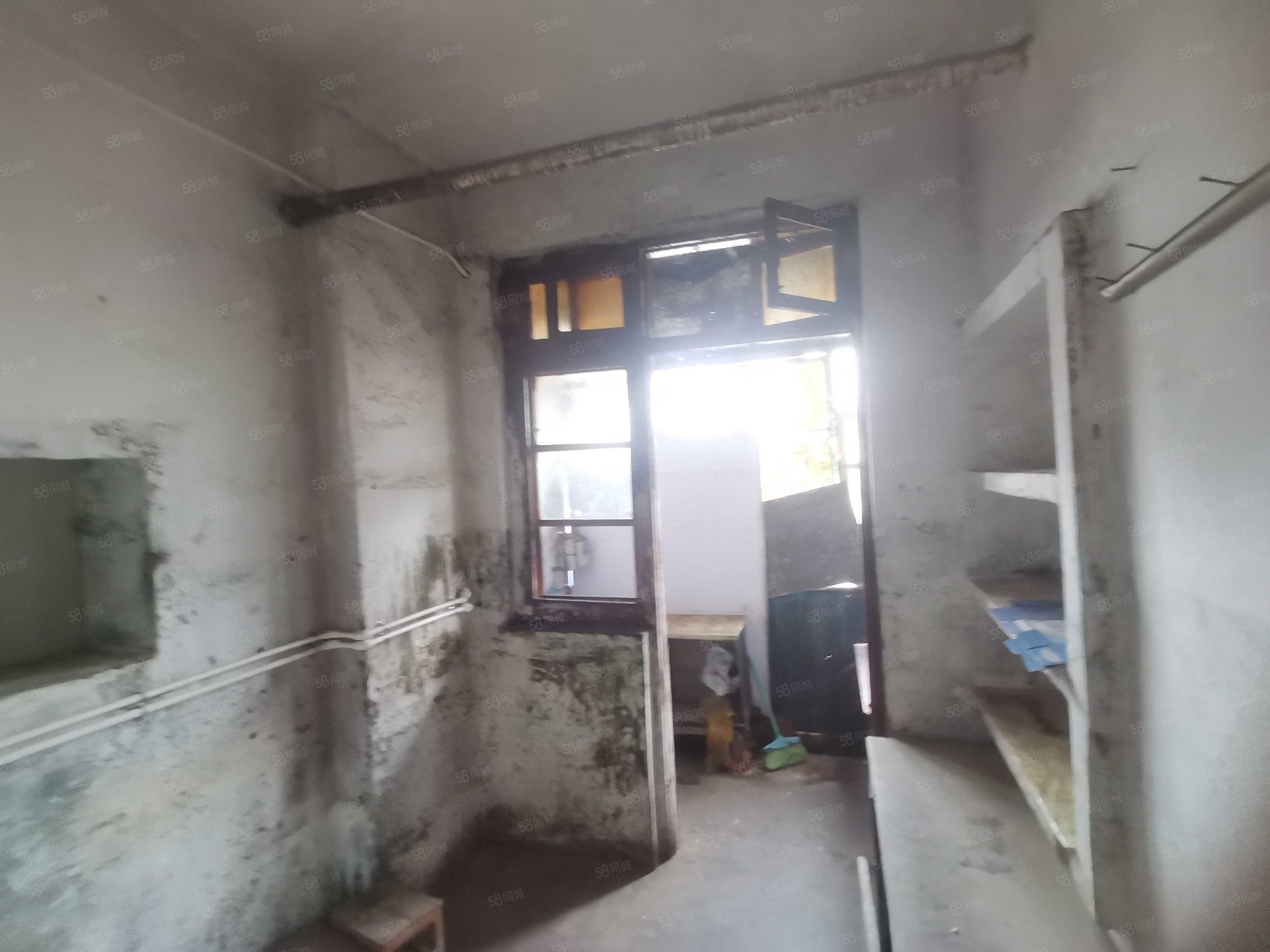 轮胎东村2室1厅1卫60.5㎡南13万