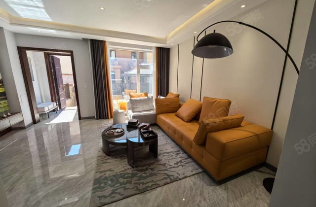 西京都高尔夫别墅4室3厅237㎡104.5万二手房图片