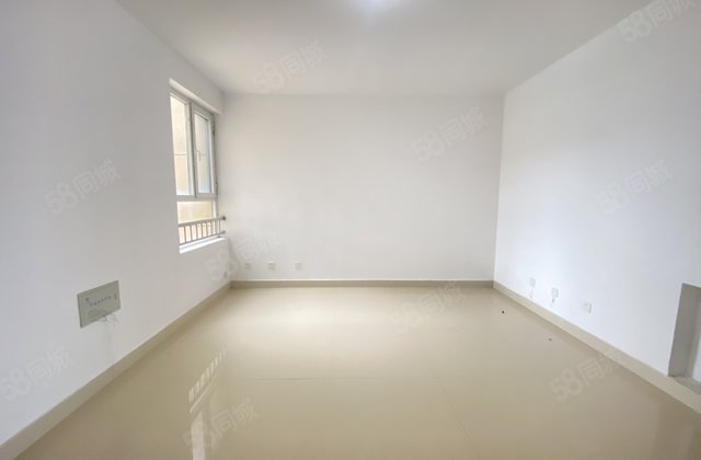 急售 ，走一手  幸福里 上光明 送车位储藏室 阿尔卡