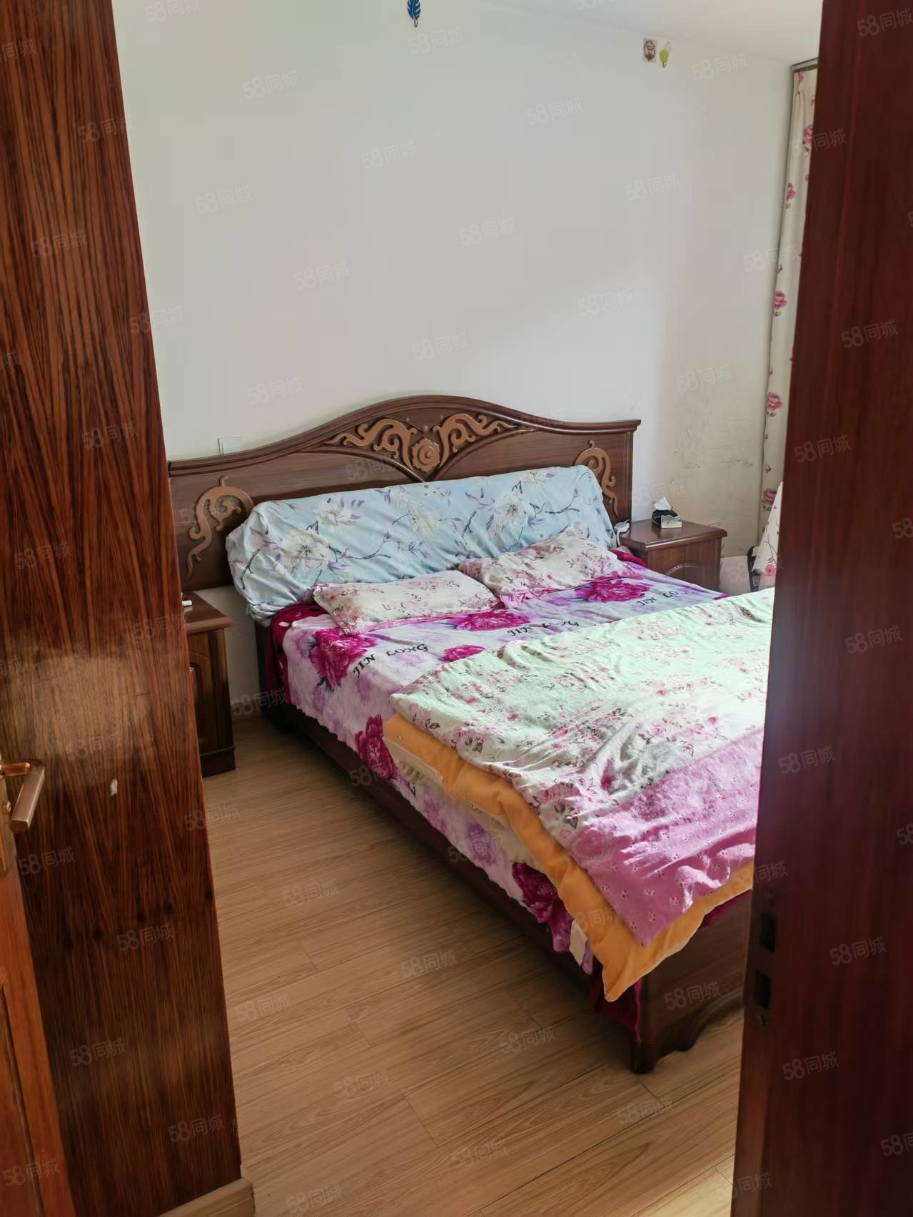 达萨街57号小区3室2厅1卫96.1㎡西南60万