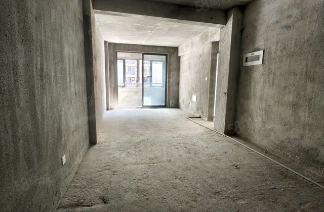 龙地万和城3室2厅83.04㎡66万二手房图片