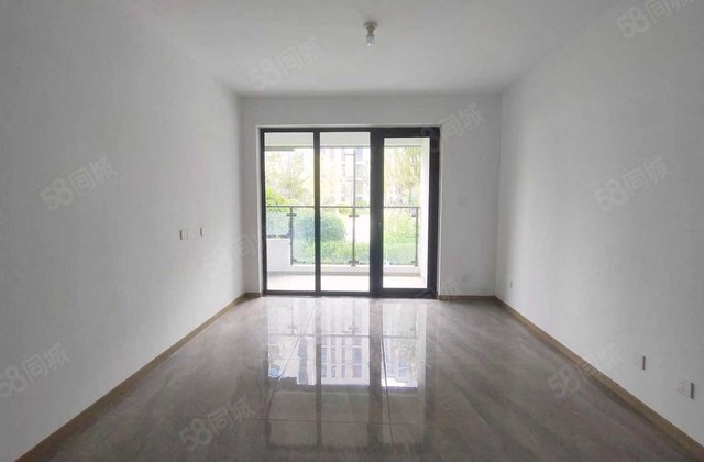 实验城市芳华兰园，次新小区，带车位，有钥匙。