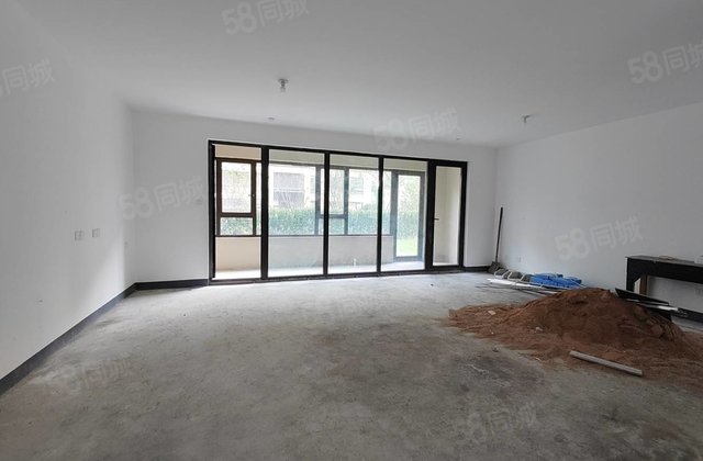 望岳湖  湖语上院  电梯洋房  一楼带院  双车位 可按揭