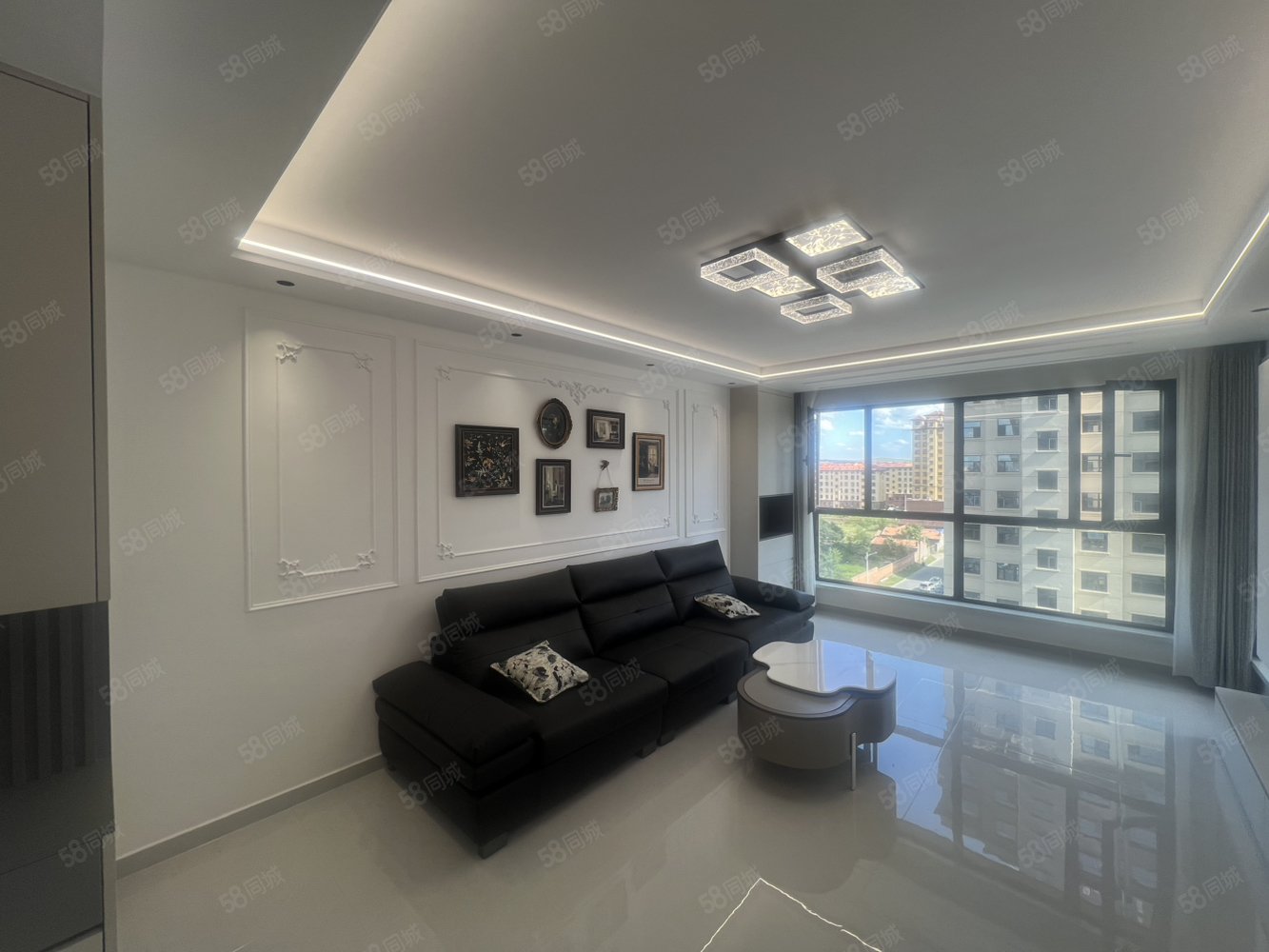 东方国际2室2厅1卫104㎡南北53.5万