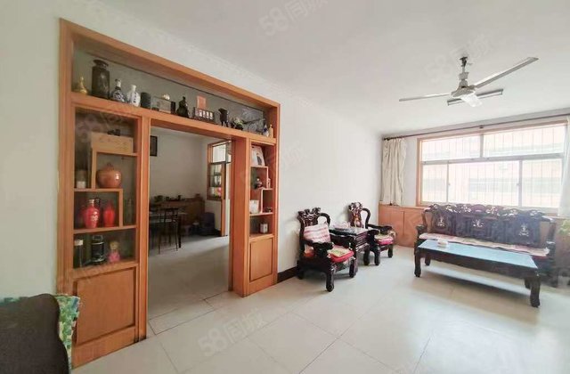 急售三里铺小区   二楼 户型很好价格不高 停车方便