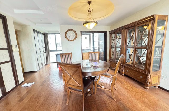 太湖国际社区花语莱茵5室2厅202㎡588万二手房图片