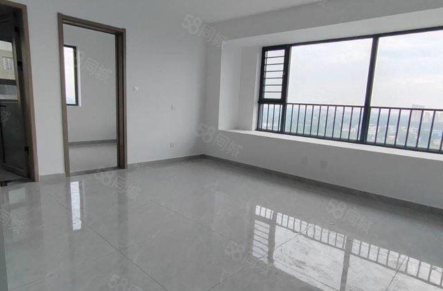 75 万 东昌中学 东边户 带车位储藏室 卫生间带窗户