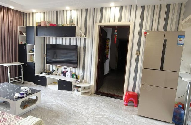 新出水岸花语，南北通透精装二室，随时看房。