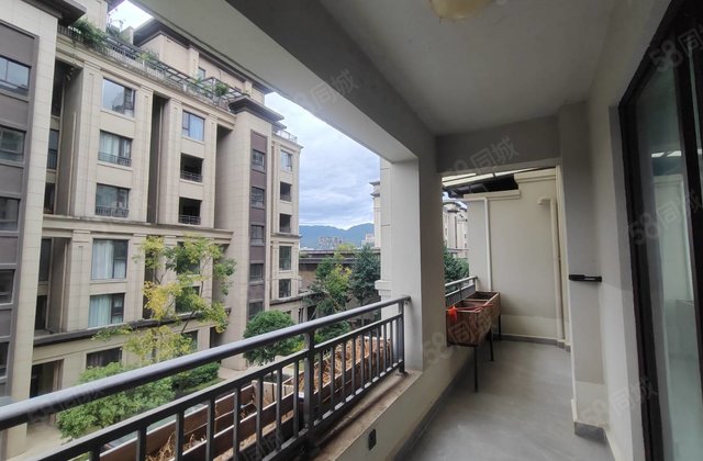 中梁壹号院4室2厅145㎡105万二手房图片