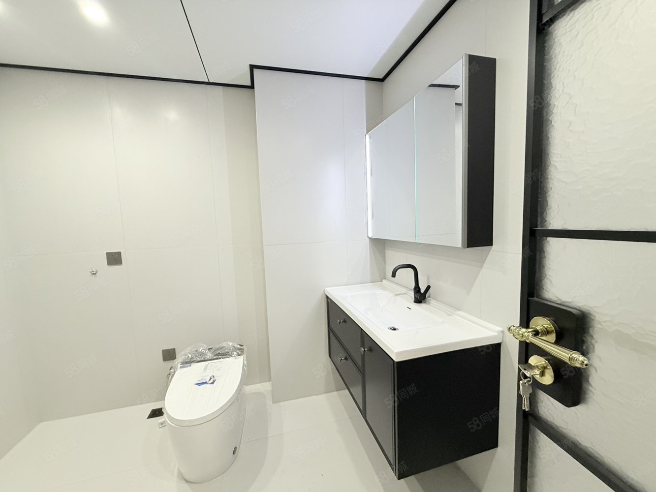 文豪世家3室2厅2卫166㎡南北108万