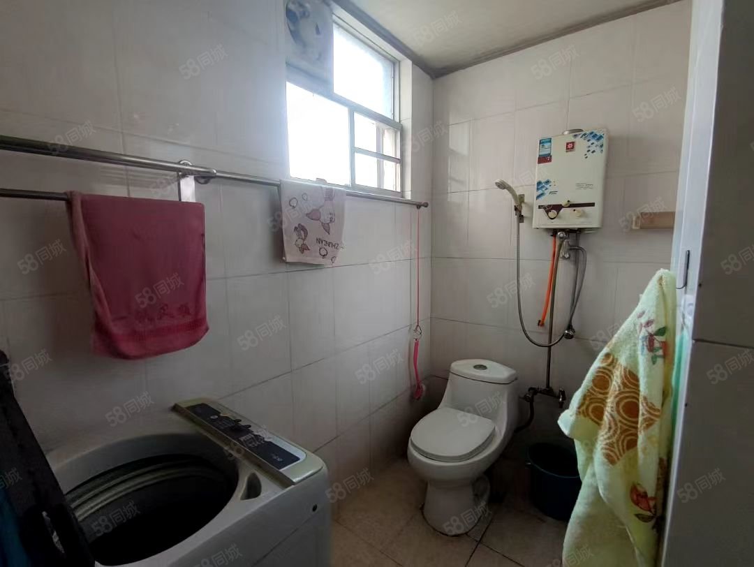 西荣路小区3室2厅2卫126㎡南北39.8万