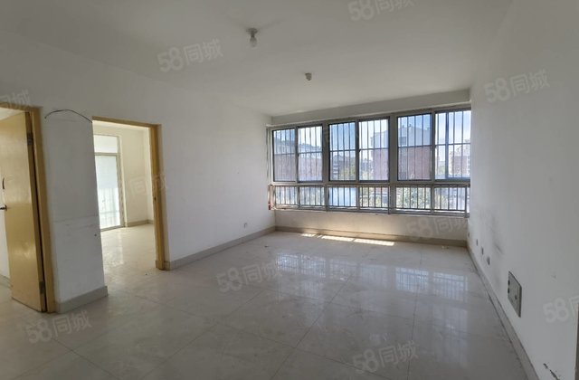 房东急售 西边户 地上的 南车酷 免大税 挺亮堂的 保证真实