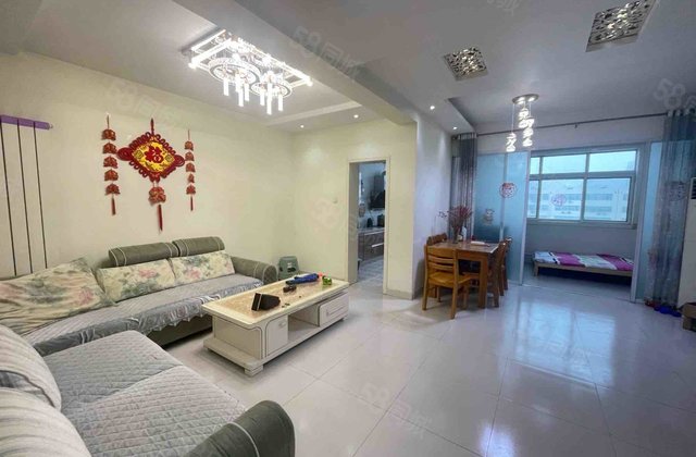 急售湖边多层精装修三室，带车库，南北通透，户型方正，免大税