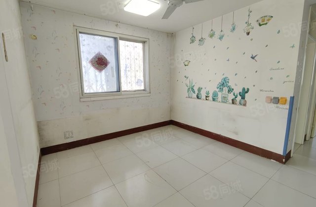 阳光花园  地暖房  边户  免大税 带储