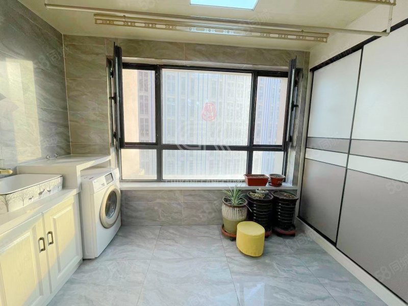 直隶新城花都2室2厅2卫100㎡东南83万