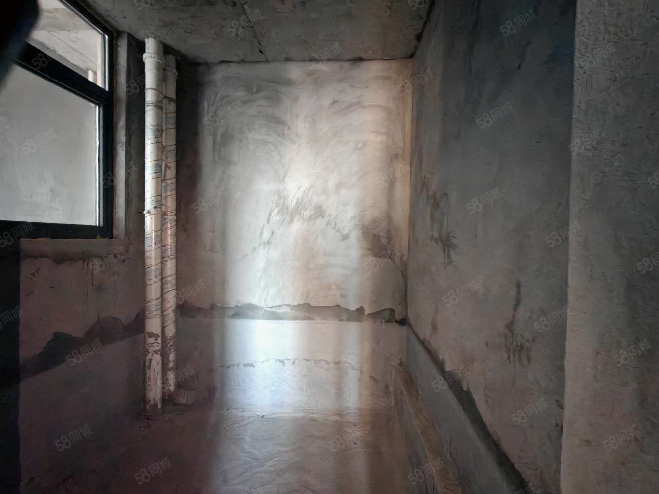 腾龙国际3室2厅2卫121㎡南北57.8万