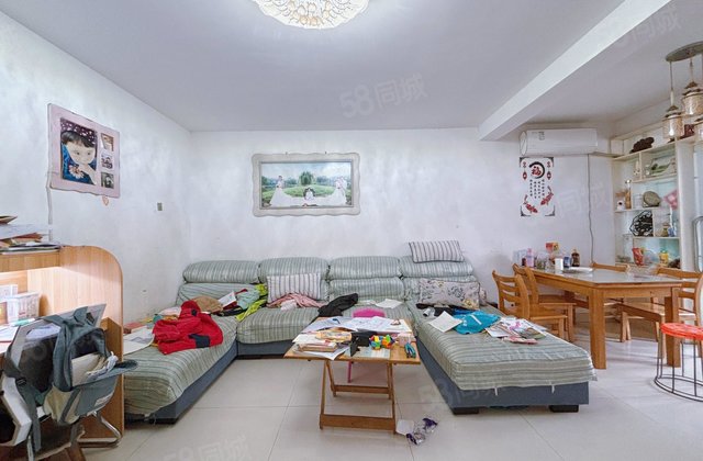 香江北 香格里小区 低楼层 南北通透 正三室 出行方便 送储