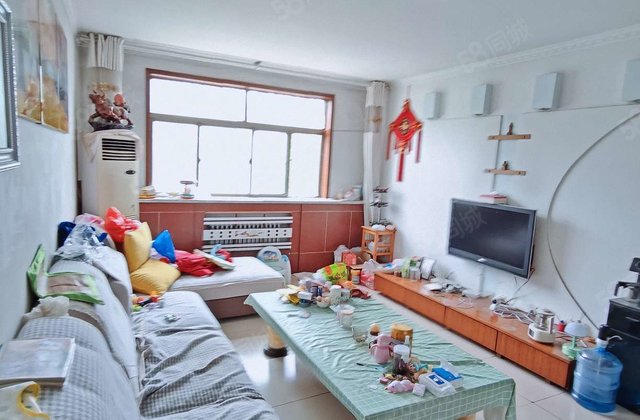 单价5000多，单位家属院，三室双阳台停车方便