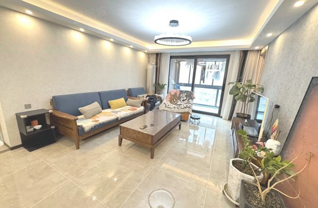 万科繁荣里3室2厅138.39㎡149万二手房图片