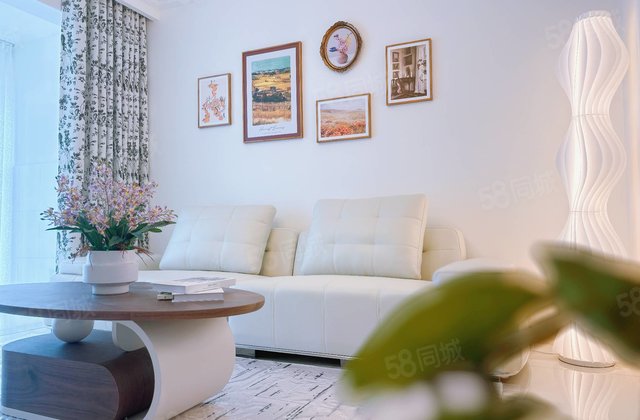 西湖馨苑  精装修   免大税   带家具   诚心出售