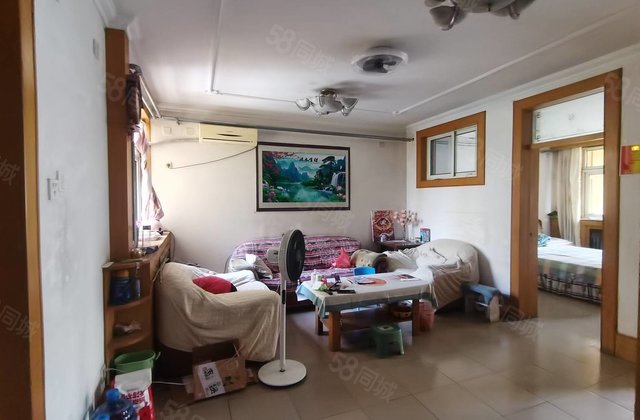 七中 对过 馨苑小区 中间楼层 55万 免大税 送储藏室