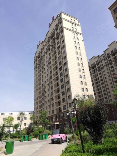 壹号公馆七楼两室两厅一卫精装修有储藏室交通便利穴区房