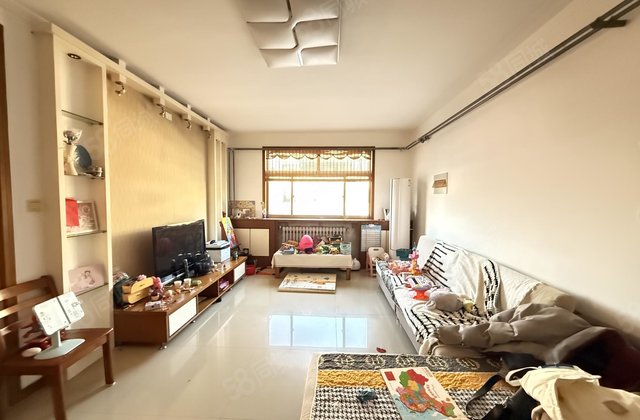 文轩 八中 附近东关国际 单位家属院 三室朝阳 停车方便