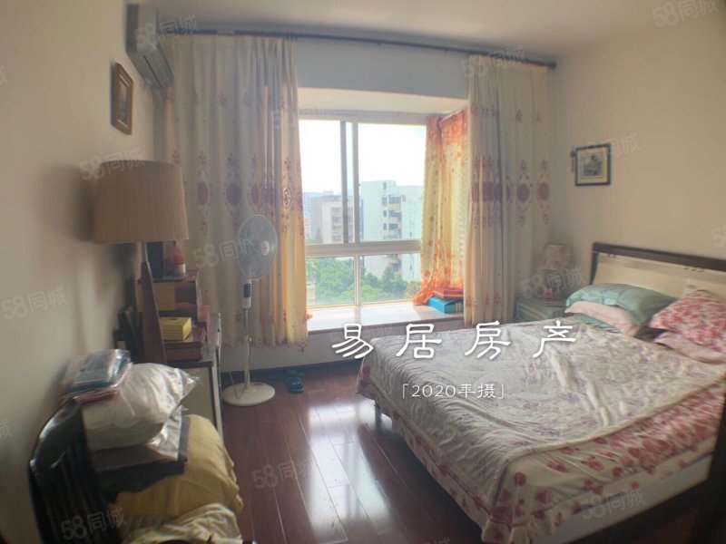 东城华府3室2厅2卫128㎡南北130万