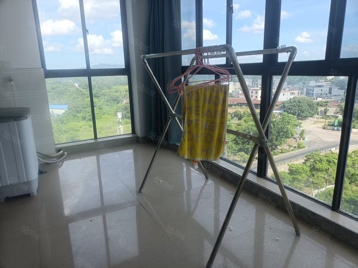 水晶公园2室1厅1卫62.51㎡南36万