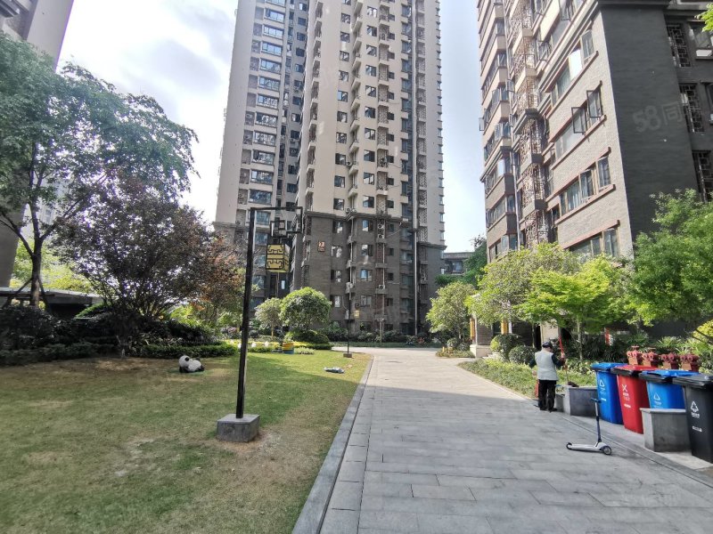 阳光1519临江邸3室2厅2卫98㎡南72万