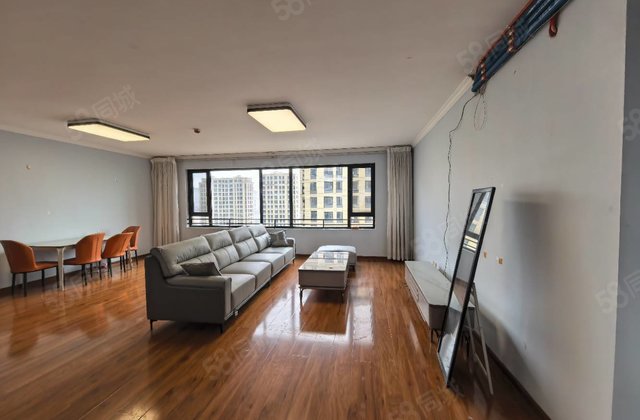 绿城百合新城大四室 带车位储藏室免大税