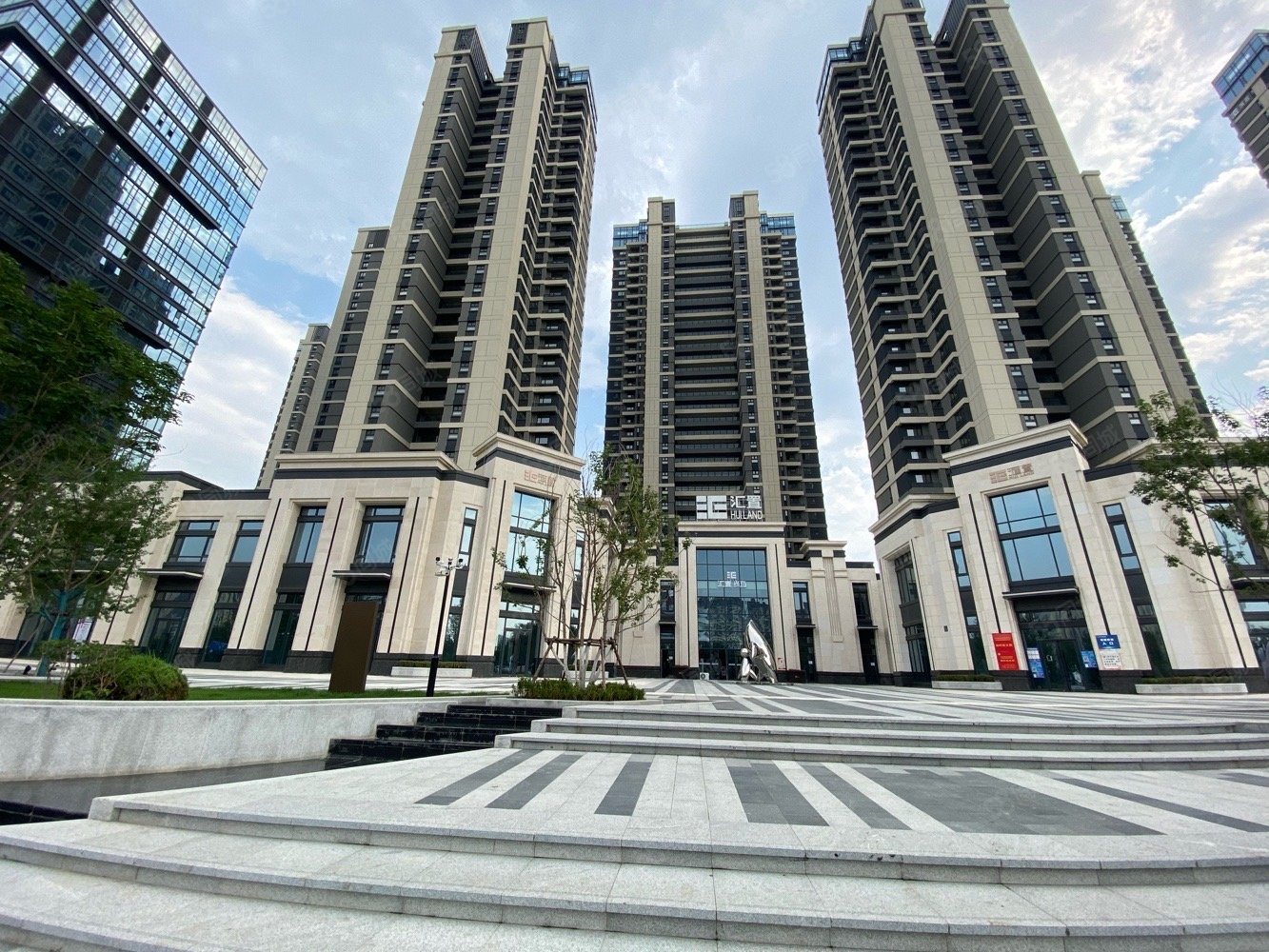 汇置尚岛4室3厅3卫165.45㎡南北199万