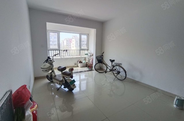 东关国际西区 朝南 3室2厅 简单装修 采光好 周边商圈成熟