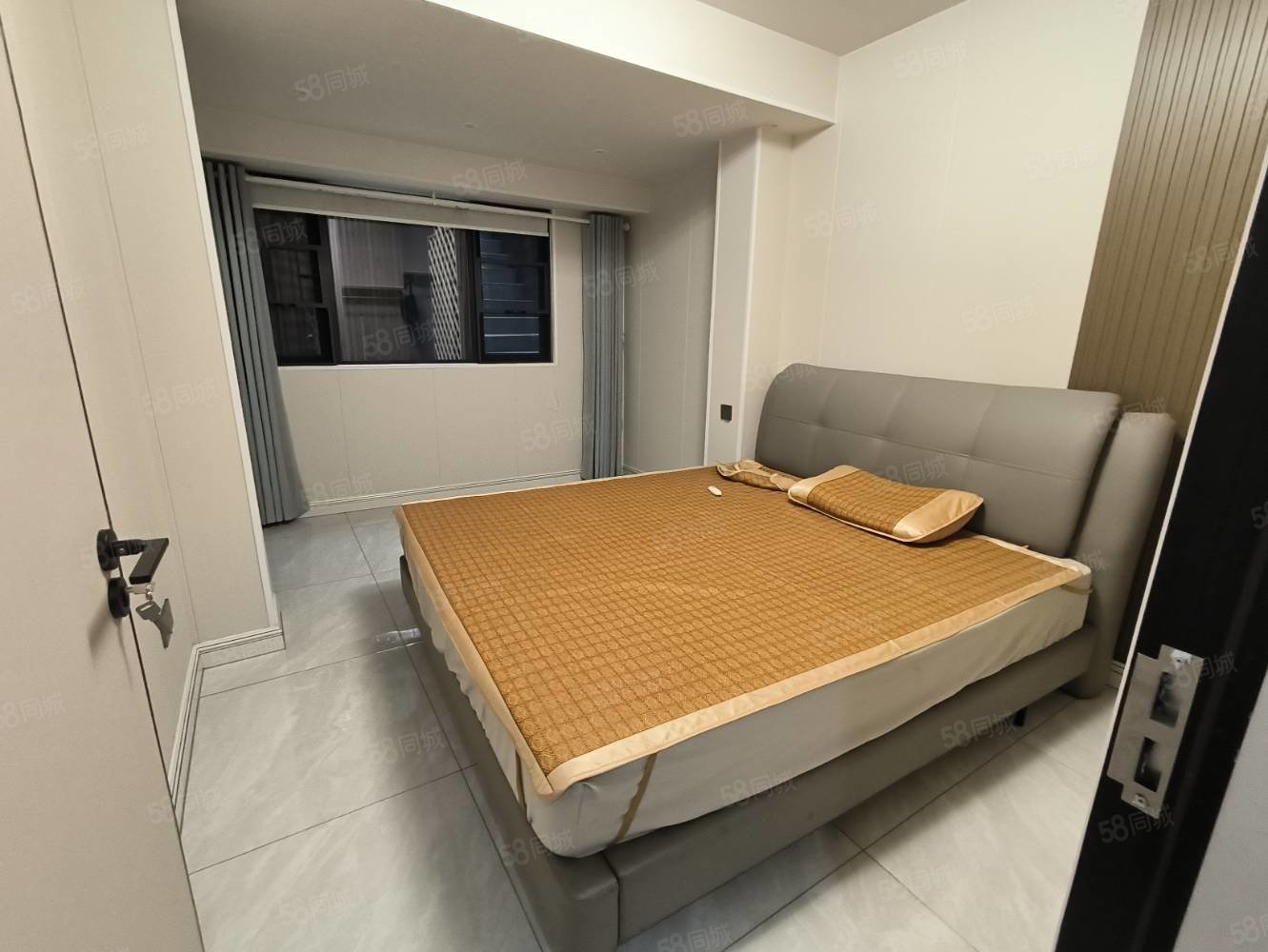 港中旅公元6室2厅3卫230㎡南北196万