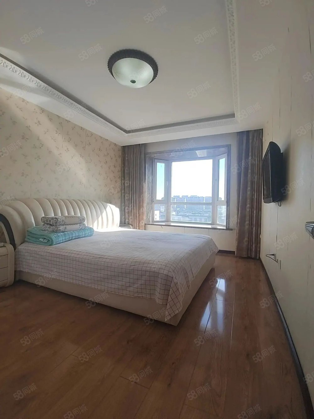 东方新城3室2厅1卫161.8㎡南北68万