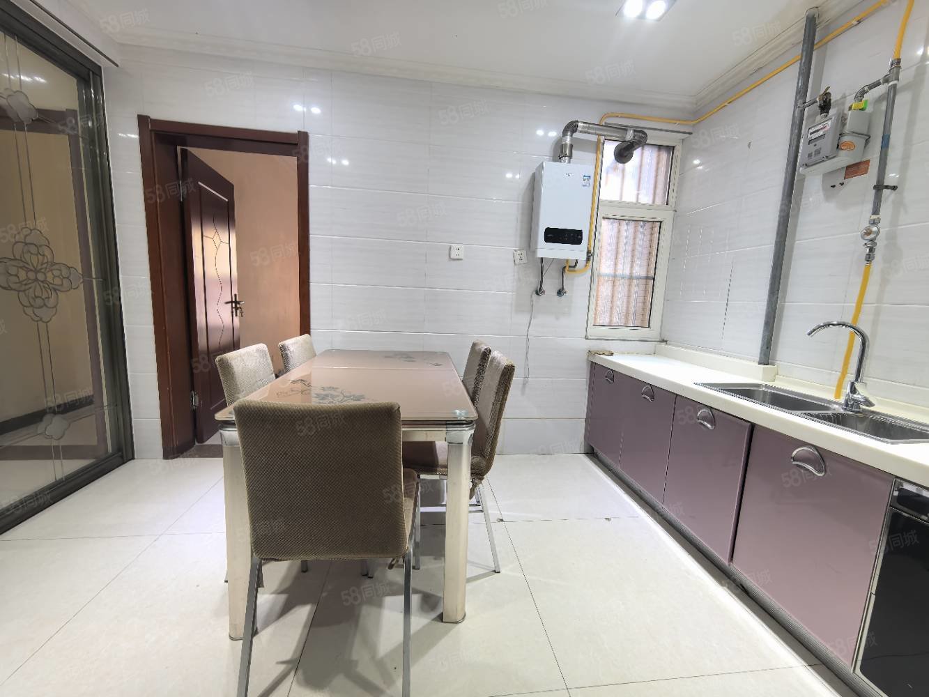 塞维利亚3室2厅2卫138㎡南北165万